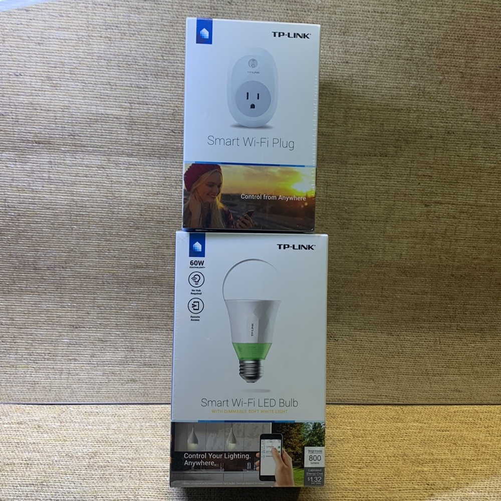 TP-Link Smart Plug & Smart Light Bulb!   💡🔌 - Picture 6 of 6
